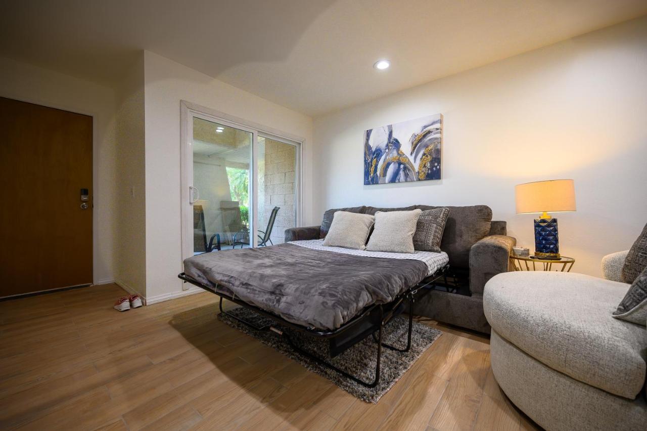 Palm Springs Blue Desert Condo! Exterior photo